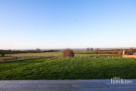 3 bedroom detached bungalow to rent, Barton Close, Bradenstoke, SN15