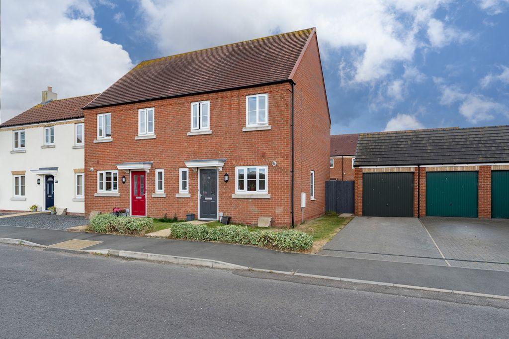 Derwent Way, Spalding PE11 3WX 3 bed semidetached house £220,000