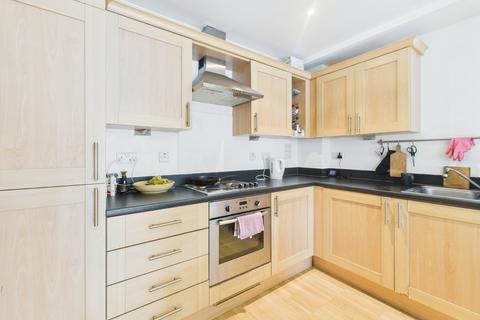 2 bedroom property to rent, Wolf Lane, Windsor, Berkshire, SL4