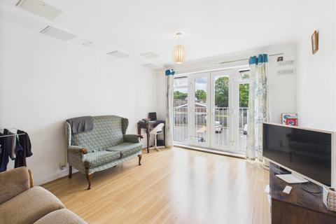 2 bedroom property to rent, Wolf Lane, Windsor, Berkshire, SL4