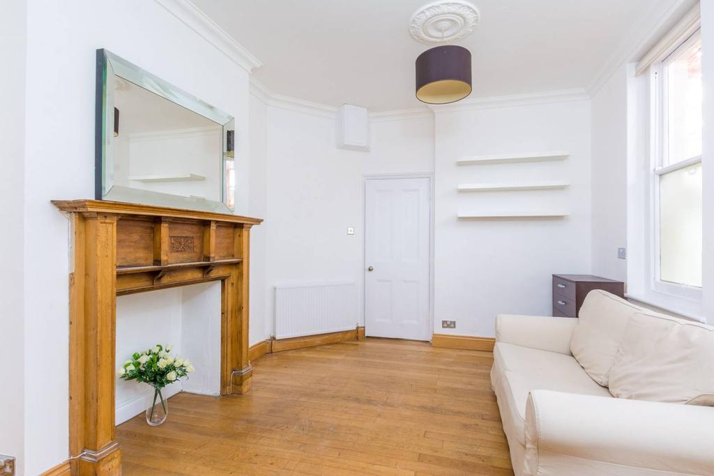 Disraeli Gardens, Putney, London, SW15 2 bed flat £3,550 pcm (£819 pw)