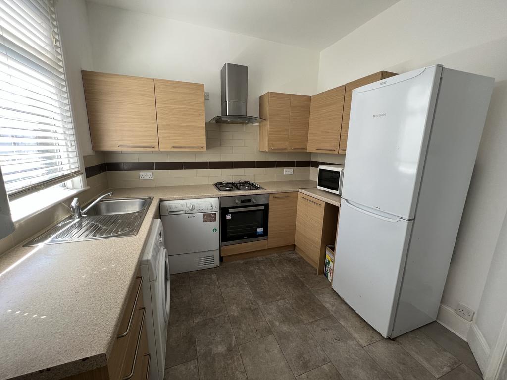 3 bedroom Maisonette for rent