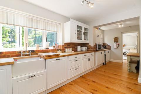 5 Fernsleigh Close, Chalfont St Peter, Gerrards Cross, SL9 0HR