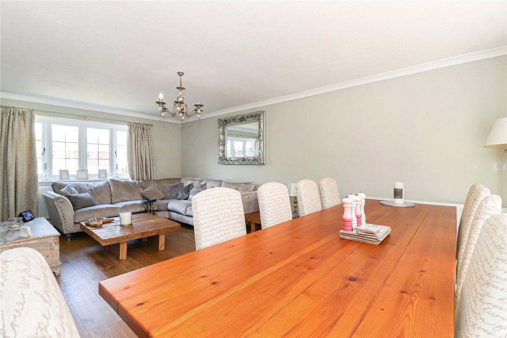 Living/Dining Area