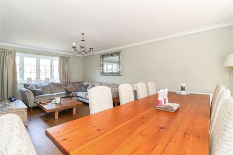5 Fernsleigh Close, Chalfont St Peter, Gerrards Cross, SL9 0HR