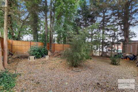 14b Birdhurst Road, South Croydon, CR2 7EA