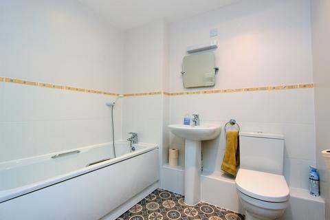 3 Wingfield Court, Banstead, SM7 2GD
