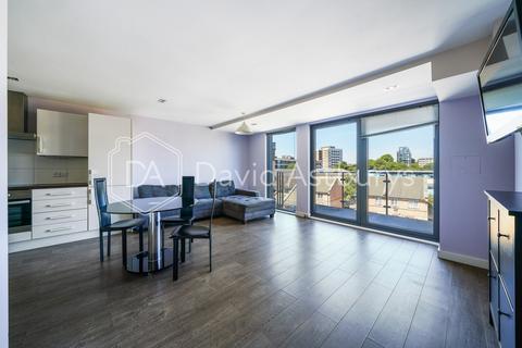3 bedroom flat to rent, Mintern Street, Hoxton Islington, London