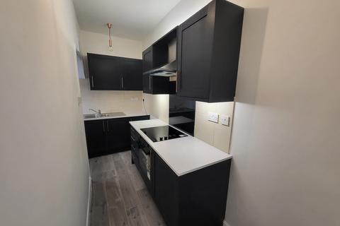 8 Platt Square, Cleckheaton, BD19 3NJ