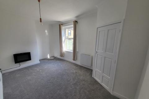 8 Platt Square, Cleckheaton, BD19 3NJ