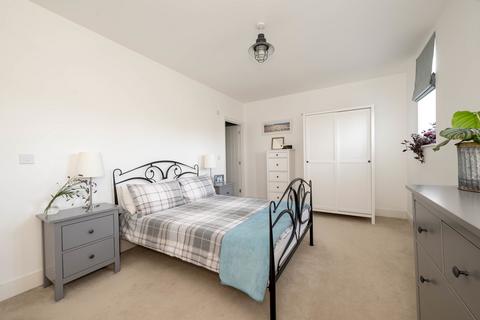 4 bedroom semi-detached house to rent, Lutyens Court, Upper Rissington