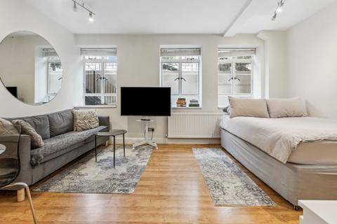 Studio to rent, Montagu Street, London