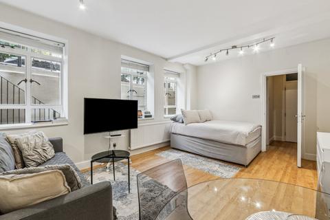Studio to rent, Montagu Street, London