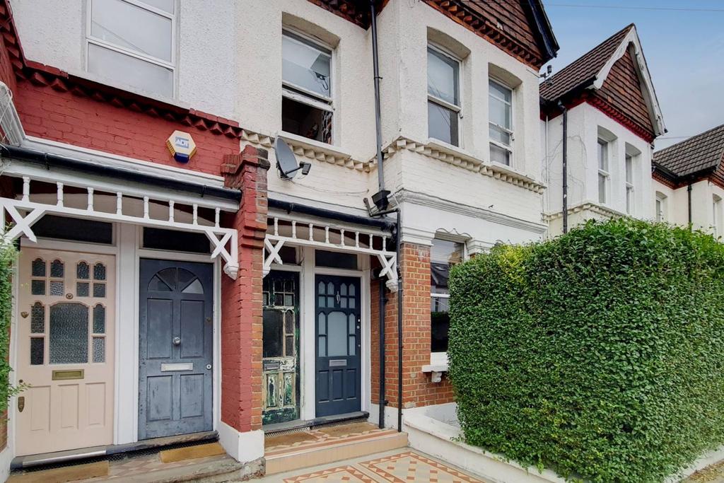Oakmead Road, Balham, London, SW12 2 bed flat £2,400 pcm (£554 pw)