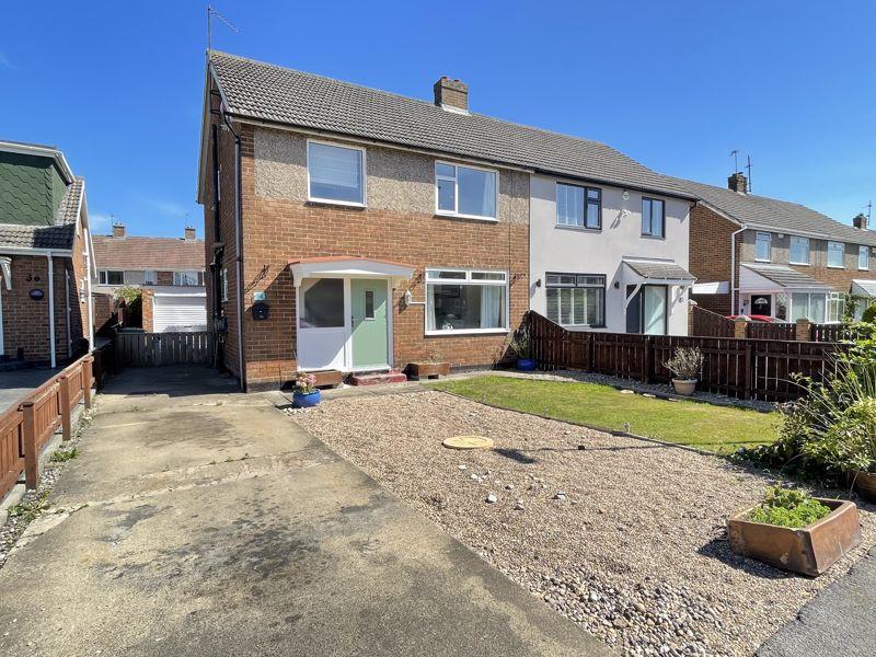 Fairville Road, Fairfield, StocktonOnTees, TS19 7NF 3 bed semi