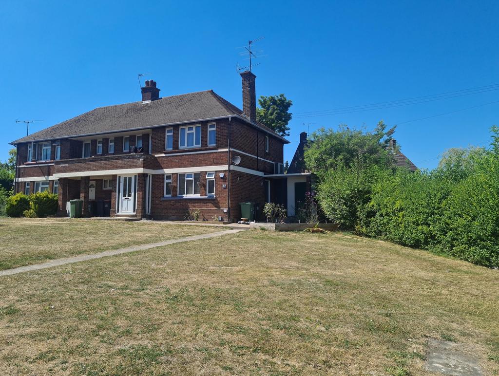 Westfield Road, Dunstable, LU6 1 bed ground floor £850 pcm