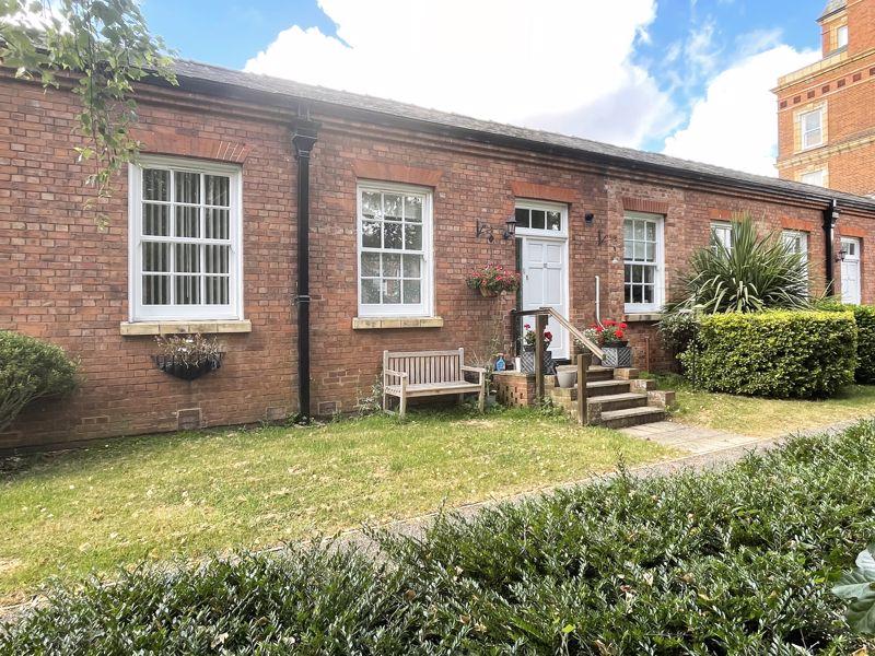 A lovely 2 bedroom bungalow at Clyst Heath 2 bed bungalow for sale £