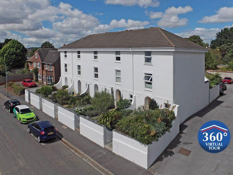 An outstanding townhouse in St. Leonards 4 bed end of terrace house £