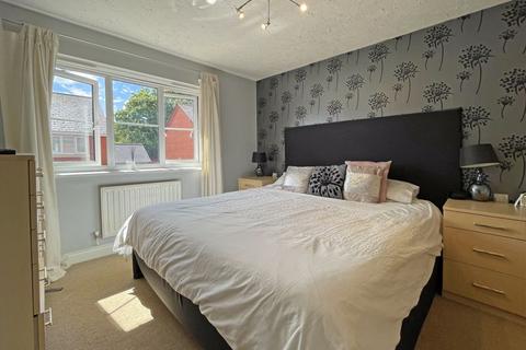5 Coronet Close, Exeter, EX2 7QS