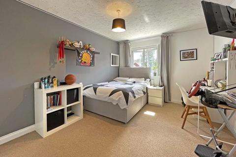 5 Coronet Close, Exeter, EX2 7QS
