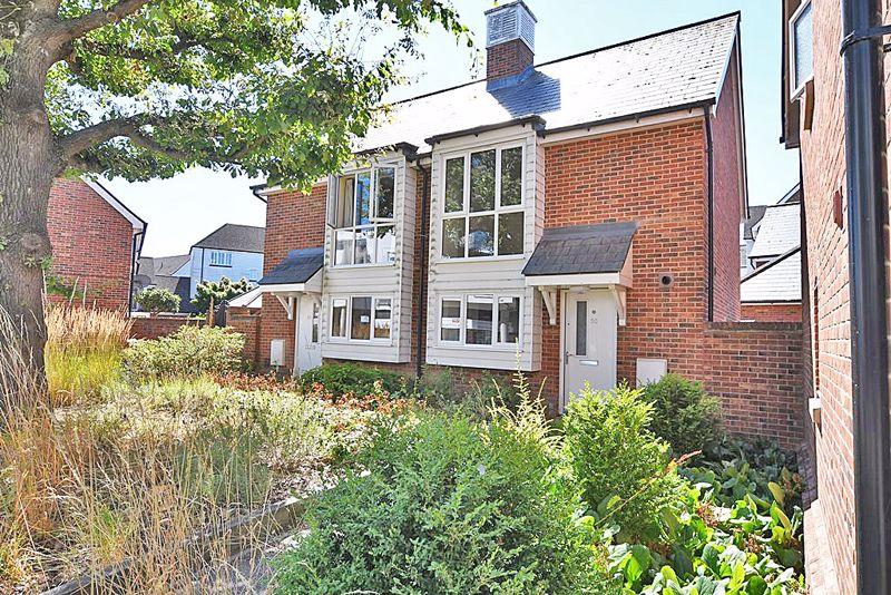 Queen Street, West Malling 2 bed semidetached house £1,100 pcm (£254 pw)