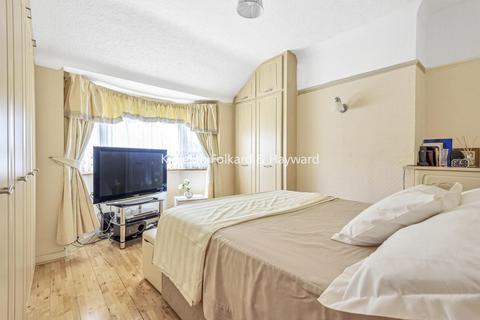 3 Blacklands Road, London, SE6 3AE