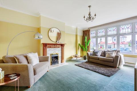 3 Hillcrest Close, Beckenham, BR3 3HB