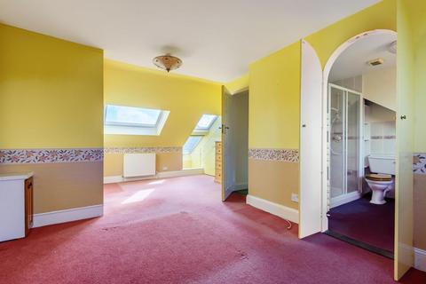3 Hillcrest Close, Beckenham, BR3 3HB