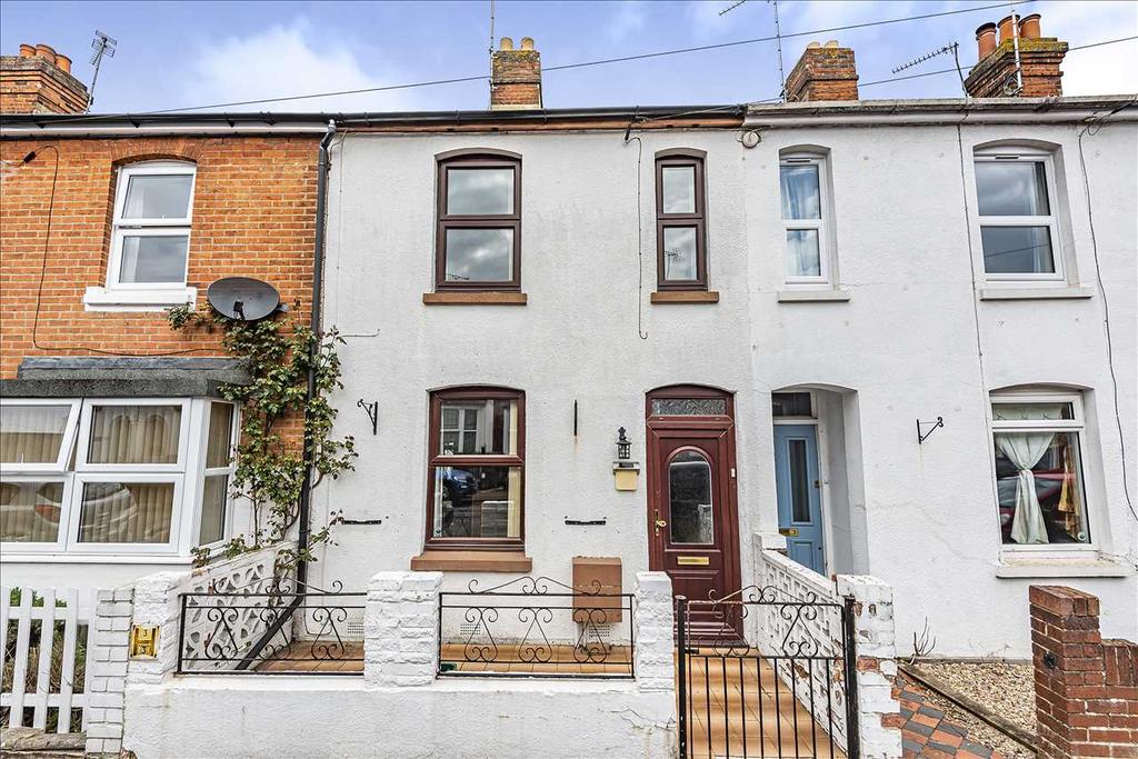 Street, Basingstoke 3 bed terraced house £300,000