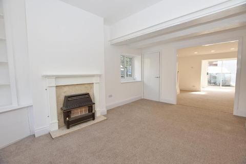 4 bedroom end of terrace house for sale - Whalley Road, Sabden, BB7 9DZ