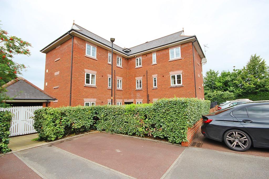 Ballantyne Place, Winwick... 2 bed apartment £750 pcm (£173 pw)