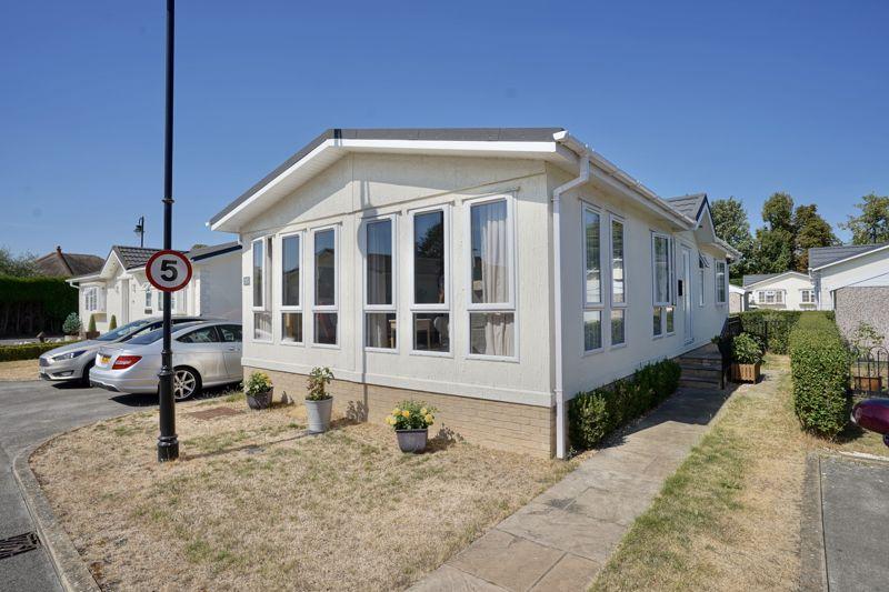 Park Lane Meadows, Godmanchester, Cambridgeshire. 2 bed park home £