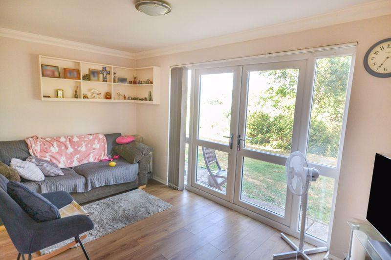 Finches Close, StanfordLeHope 1 bed flat £170,000