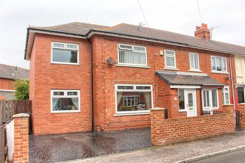 4 bedroom end of terrace house to rent, Pannell Avenue, Middlesbrough