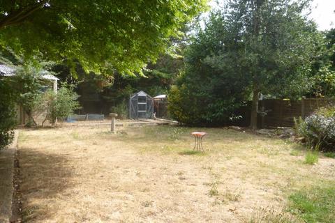 64 Langley Crescent, Hayes, UB3 5HN