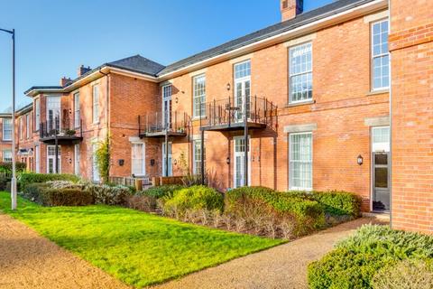 25, Ashford Court Glanville Way, Epsom, KT19 8LR