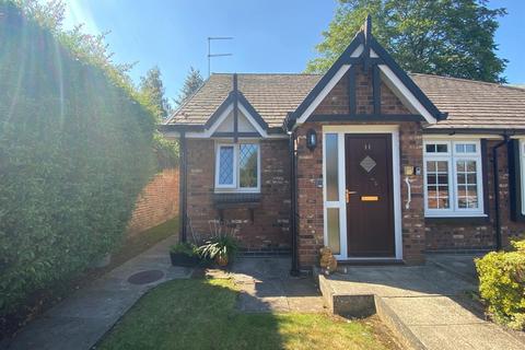 2 bedroom bungalow for sale - Yew Tree Drive, Nantwich