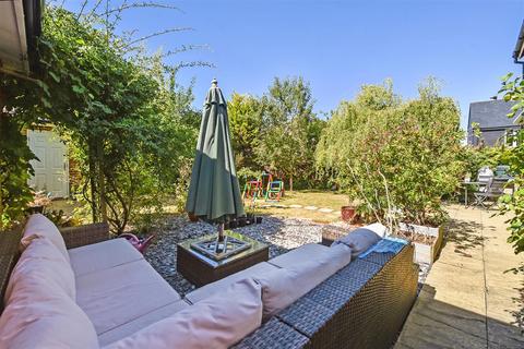 16 Appleton Close, Clanfield, Waterlooville, PO8 0ZG