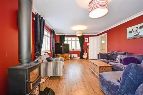 16 Appleton Close, Clanfield, Waterlooville, PO8 0ZG