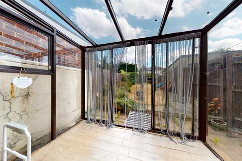 197 Colyer Road, Northfleet, Gravesend, DA11 8AT