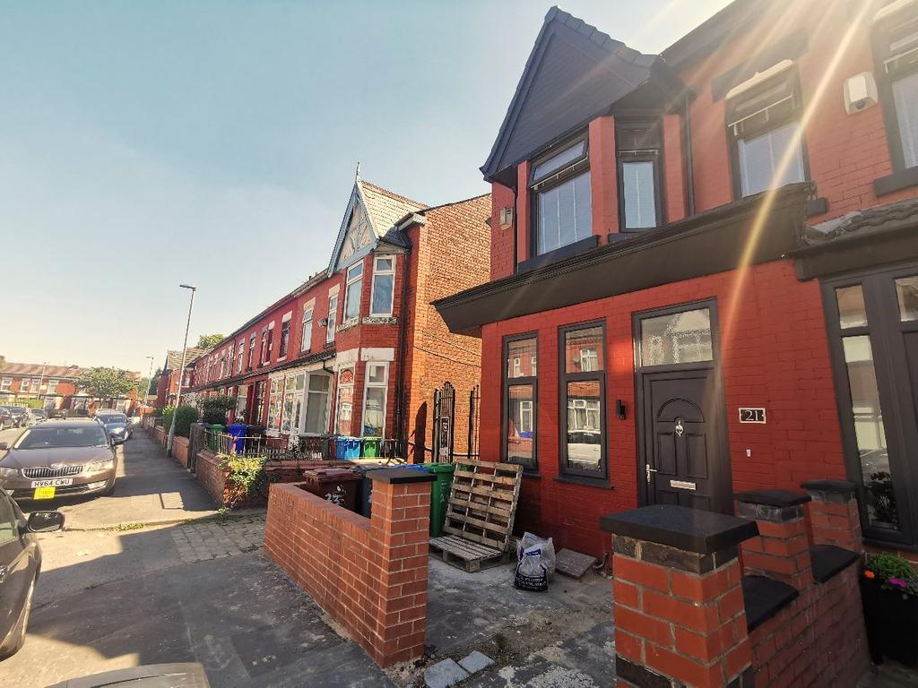 Campbell Road, Longsight, Manchester, M13 2 bed flat £850 pcm (£196 pw)