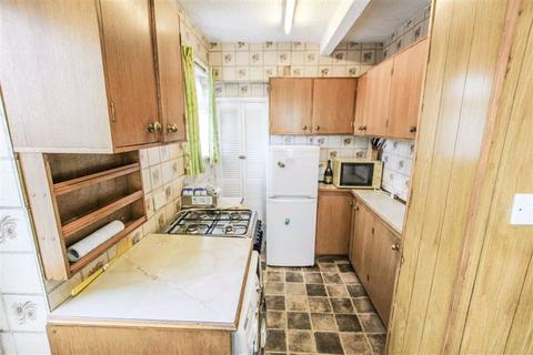 3 bedroom semi-detached house for sale - Kirkdale Mount, Wortley, Leeds, West Yorkshire, LS12
