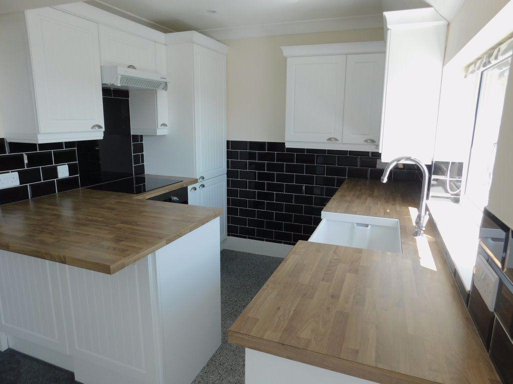 Telham Lane, Battle 2 bed flat £1,050 pcm (£242 pw)