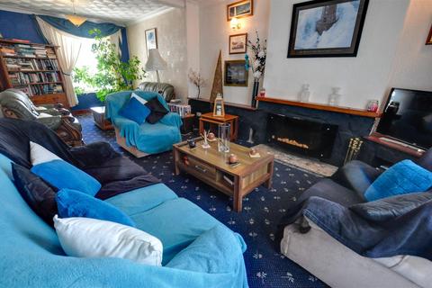 16 Lando Road, Pembrey, Burry Port, SA16 0UR