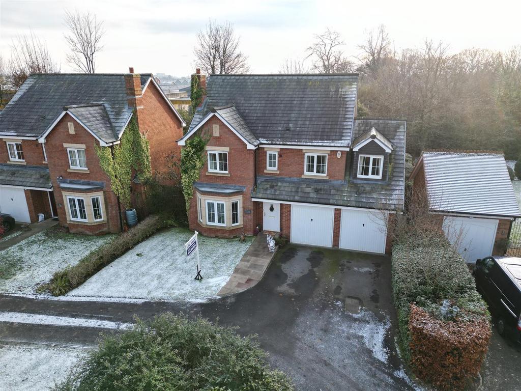 Tower Grange, Darlington 5 bed detached house £400,000