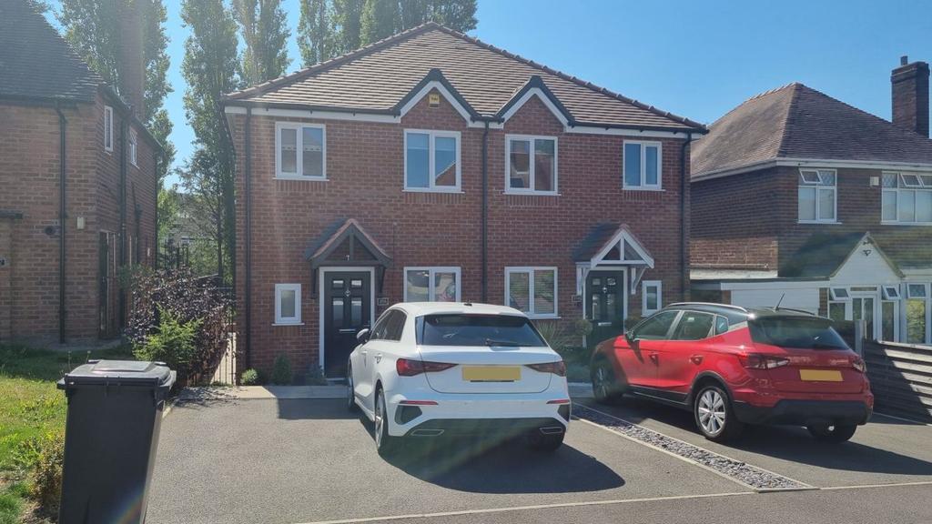 Tanhouse Lane, Halesowen 3 bed semidetached house £950 pcm (£219 pw)