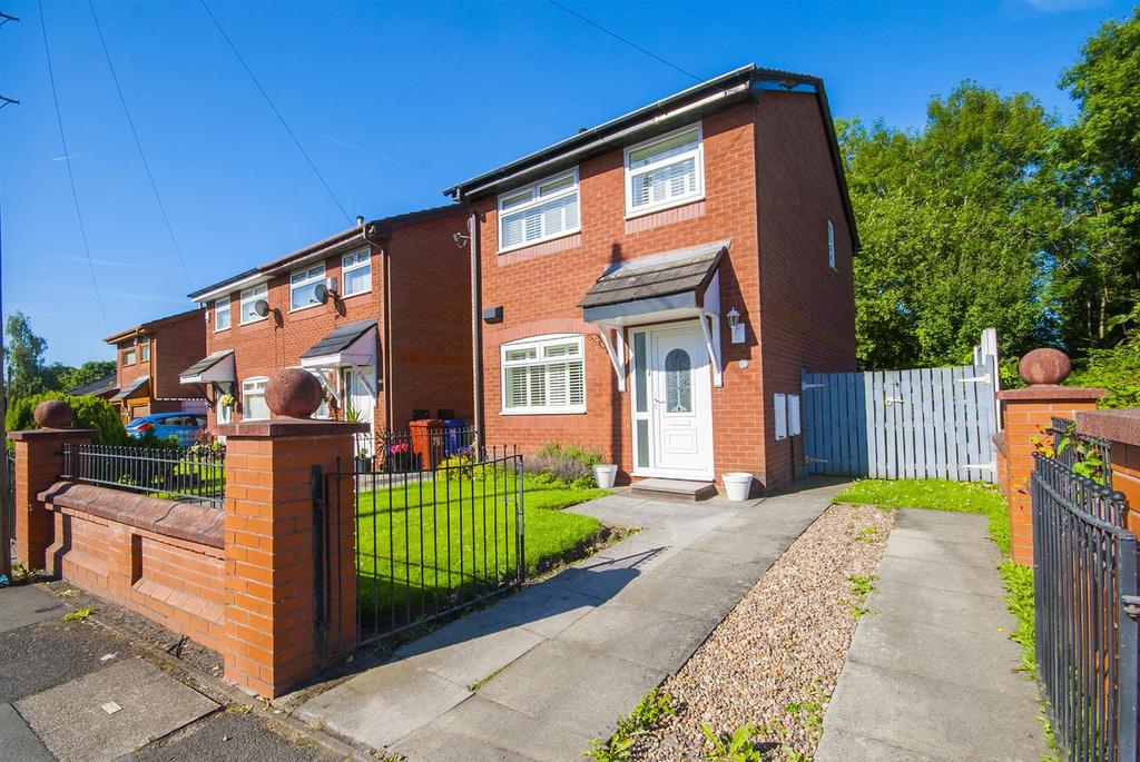 Graver Lane, Manchester 3 bed detached house £1,100 pcm (£254 pw)