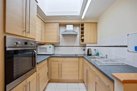 2 bedroom apartment for sale - Wingfield Court, Sherborne, DT9 6EG