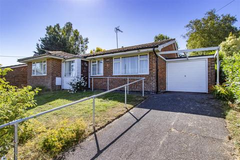 3 bedroom detached bungalow for sale - New Road, Rotherfield, Crowborough
