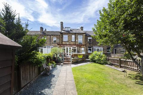 61 Birch Road, Berry Brow, Huddersfield, HD4 7LR